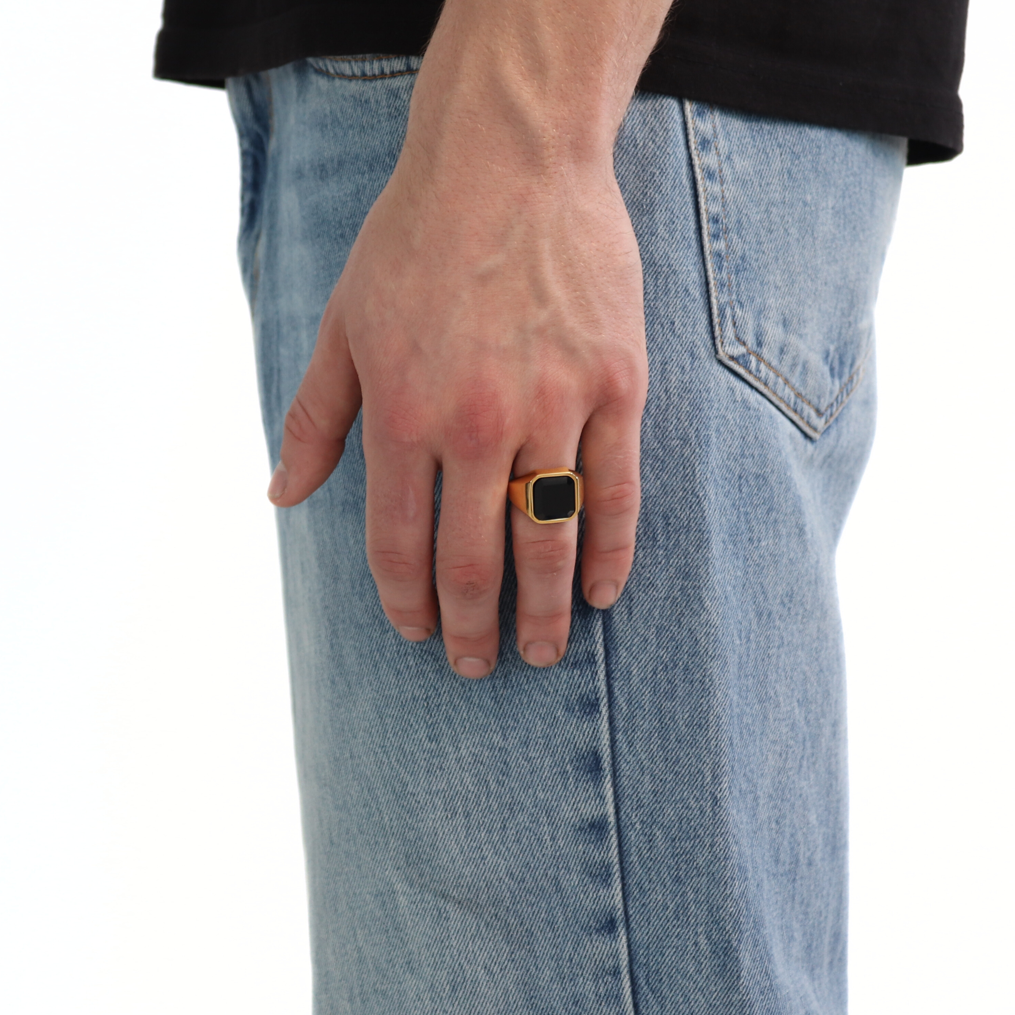 Signet ring black stone (Gold)